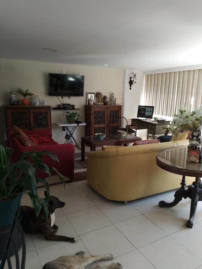 Charming Sunny Bedroom Overlooking Beautiful Amsterdam Avenue In Best Condesa Area Mexikóváros Kültér fotó