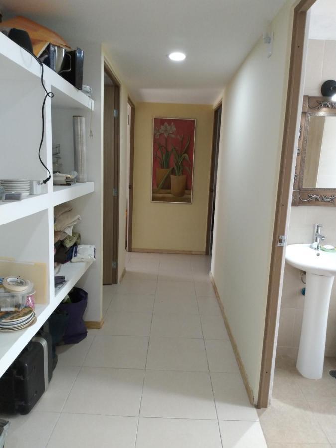 Charming Sunny Bedroom Overlooking Beautiful Amsterdam Avenue In Best Condesa Area Mexikóváros Kültér fotó